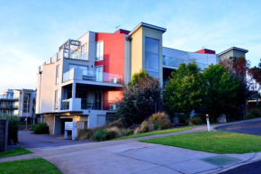 Phillip Island Towers, Cowes